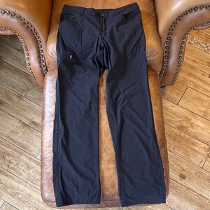 Women's Patagonia Quandary Boot Cut Hiking Pants Sz 8 Regular Black UPF 50+